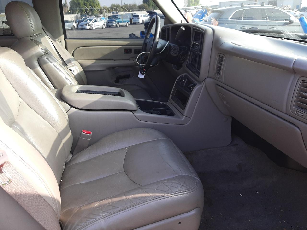 Photo 5 from auction – 2004 CHEVROLET SILVERADO with VIN 2GCEC19T341182240