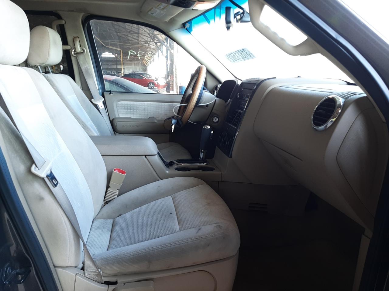 Photo 5 from auction – 2008 FORD EXPLORER X with VIN 1FMEU63E58UB36807