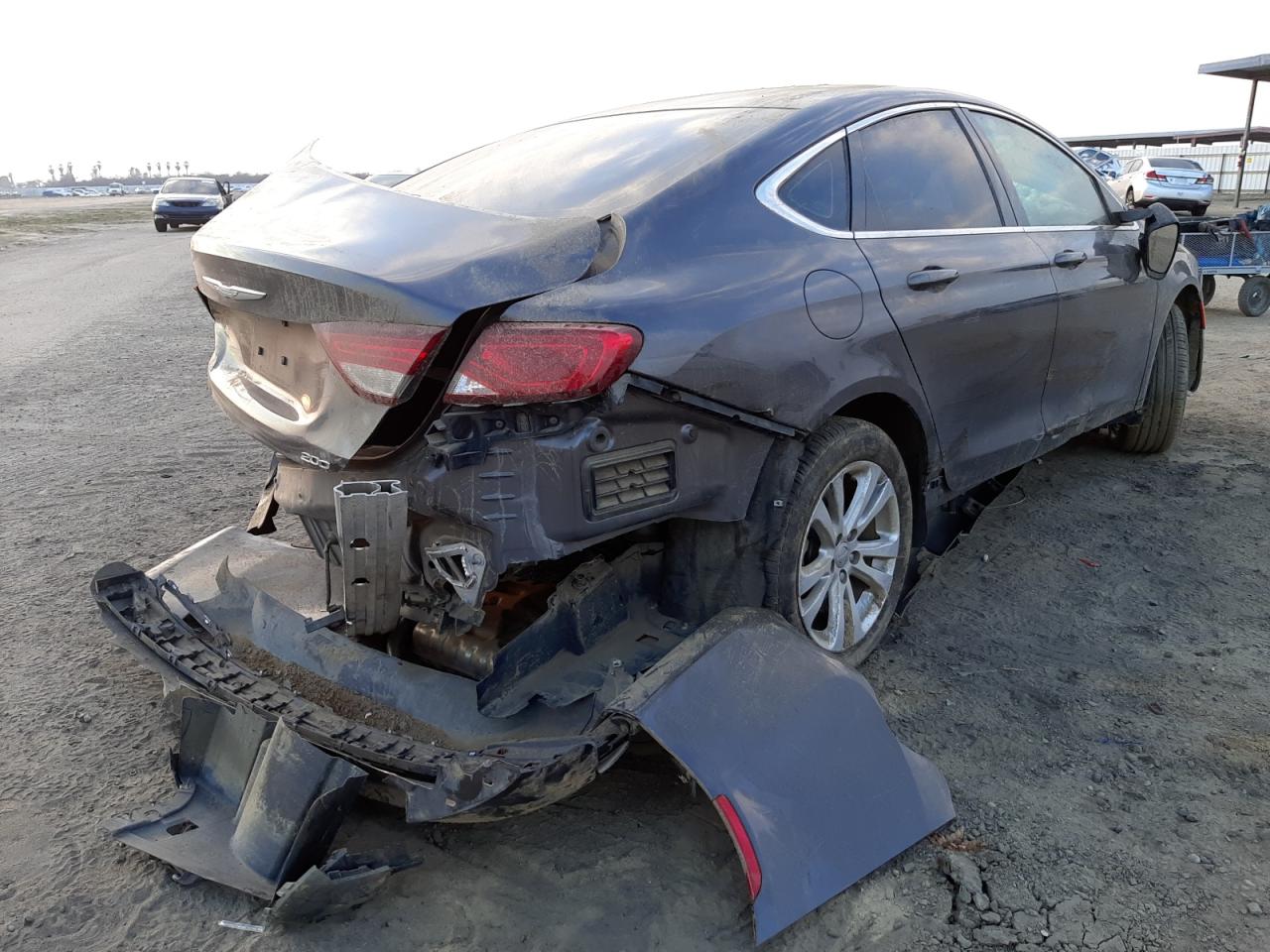 Photo 4 from auction – 2015 CHRYSLER 200 LIMITE with VIN 1C3CCCAB2FN560317