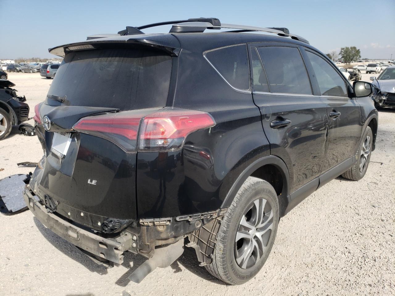 Photo 4 from auction – 2018 TOYOTA RAV4 LE with VIN 2T3ZFREV3JW422890