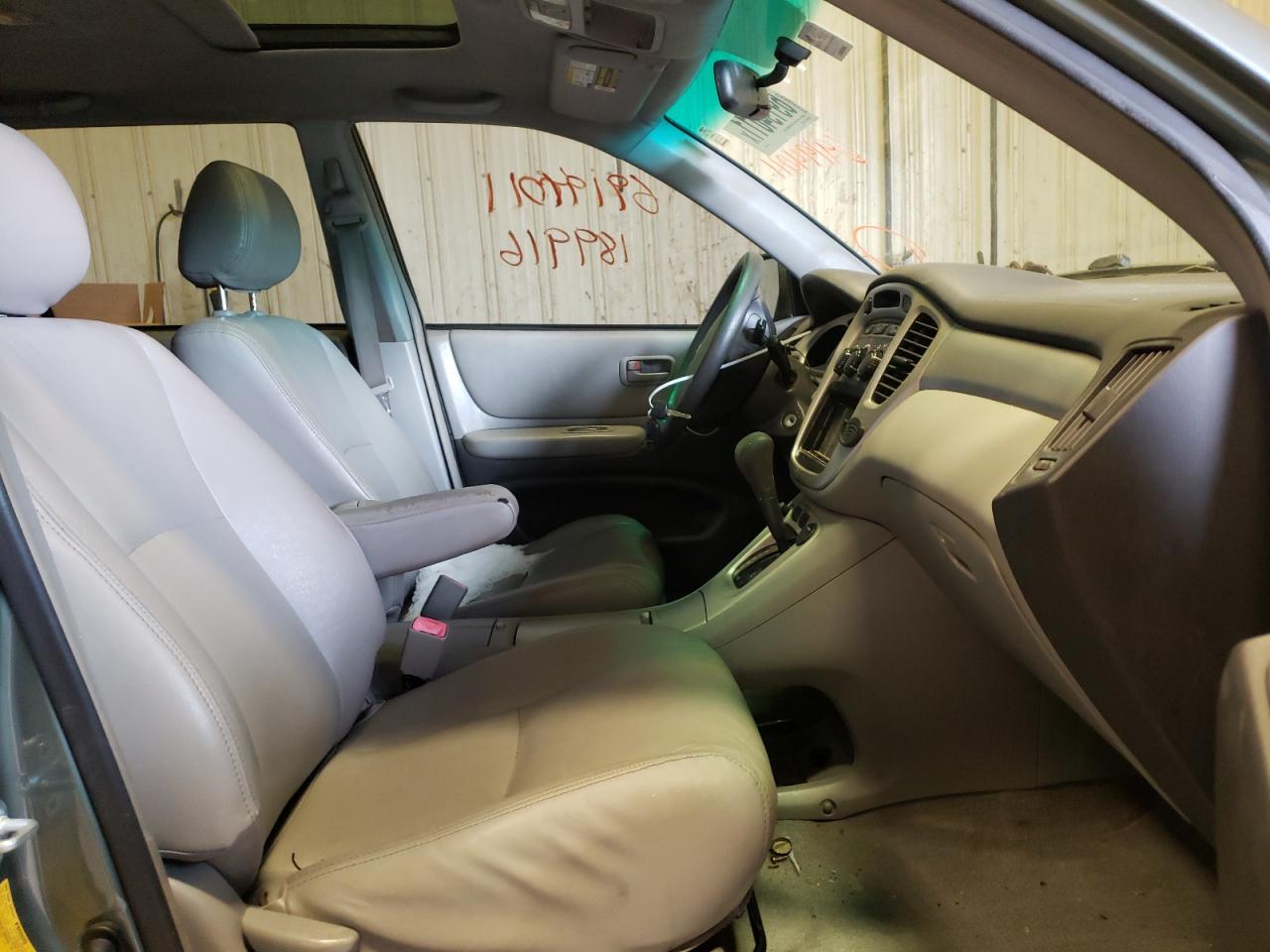 Photo 5 from auction – 2007 TOYOTA HIGHLANDER with VIN JTEGD21A170165406