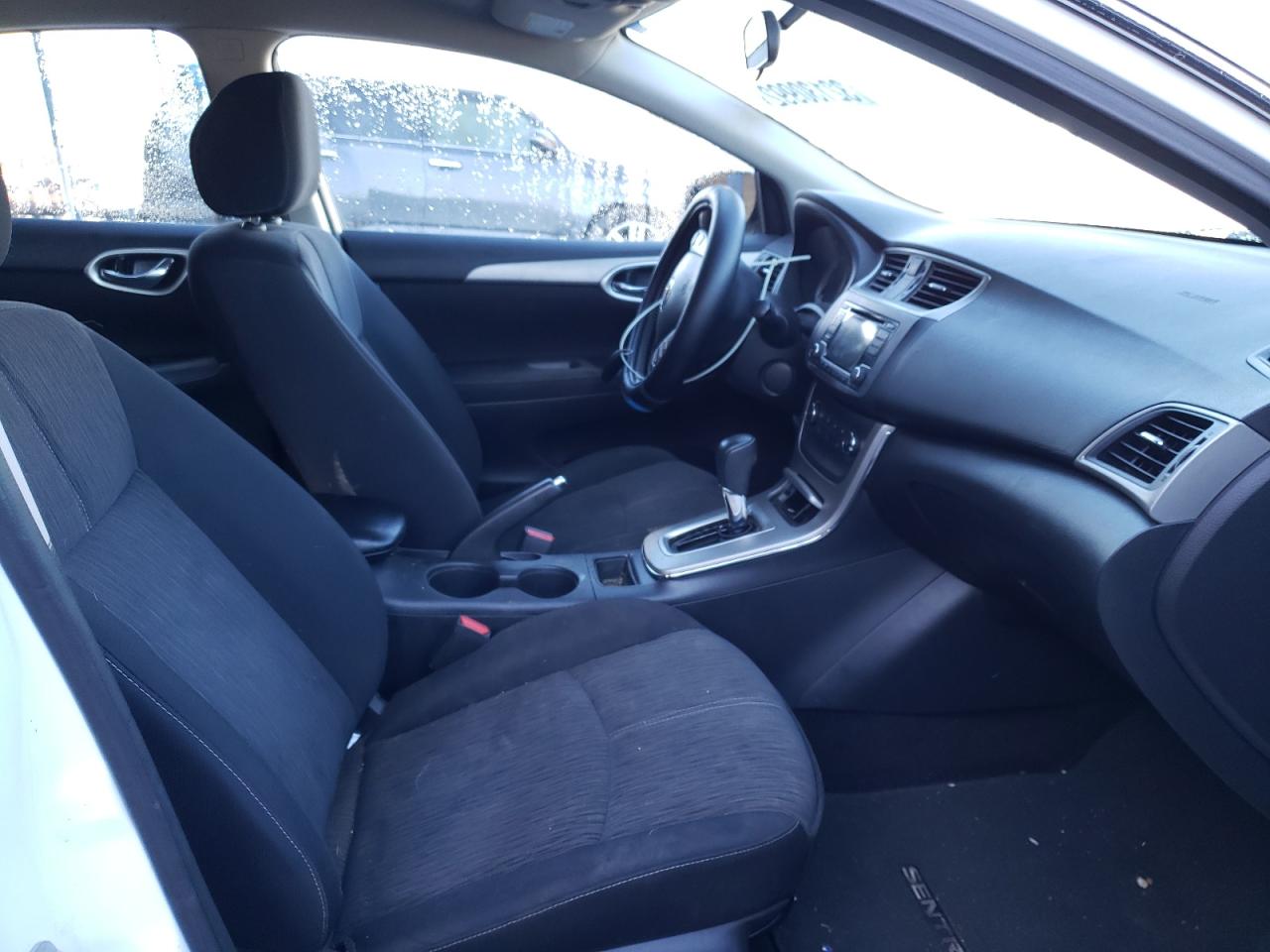 Photo 5 from auction – 2015 NISSAN SENTRA S with VIN 3N1AB7AP9FL682457