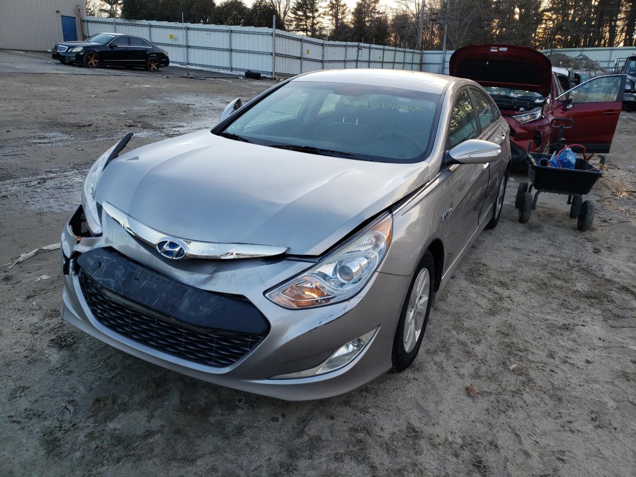 Photo 2 from auction – 2013 HYUNDAI SONATA HYB with VIN KMHEC4A45DA074998
