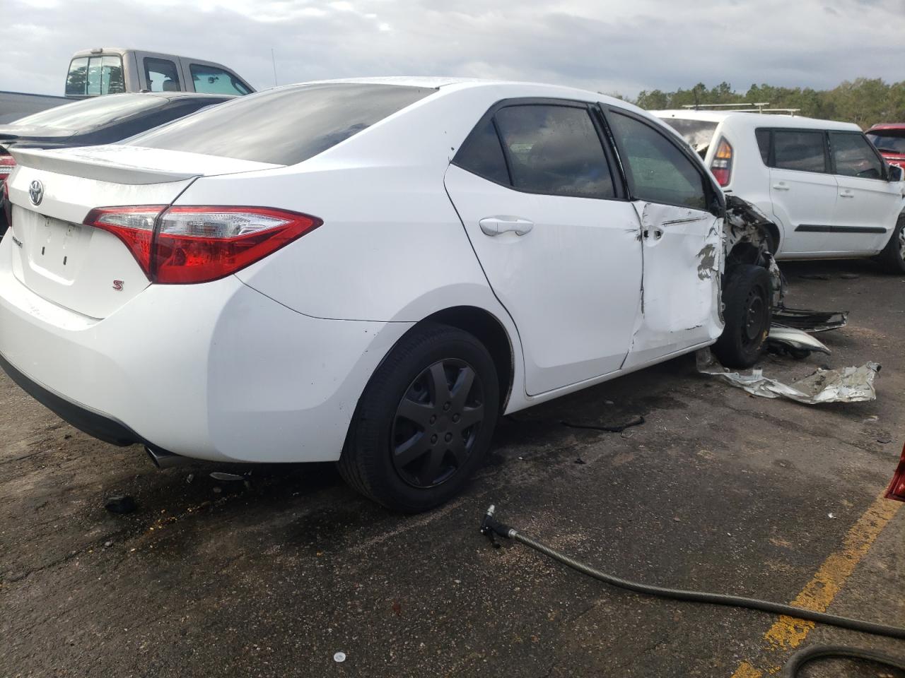Photo 4 from auction – 2015 TOYOTA COROLLA L with VIN 5YFBURHEXFP299772