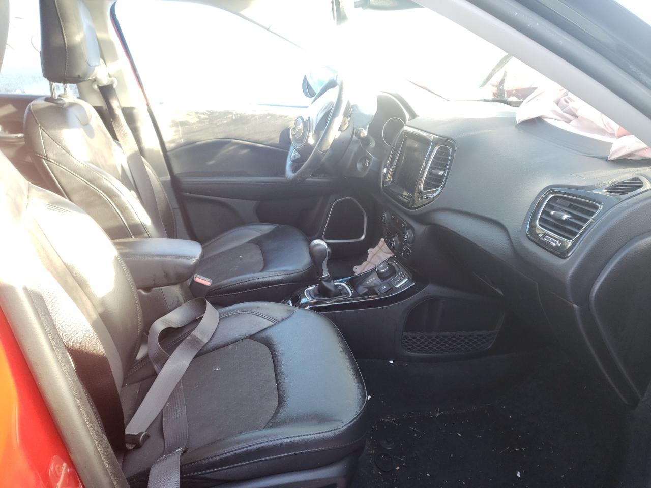 Photo 5 from auction – 2020 JEEP COMPASS LA with VIN 3C4NJDBB9LT104650