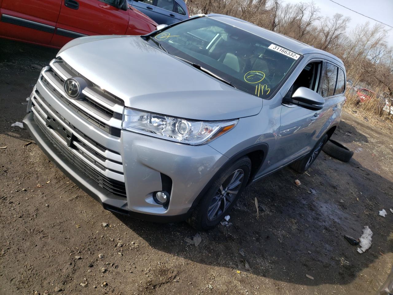 Photo 2 from auction – 2018 TOYOTA HIGHLANDER with VIN 5TDKZRFH0JS537577