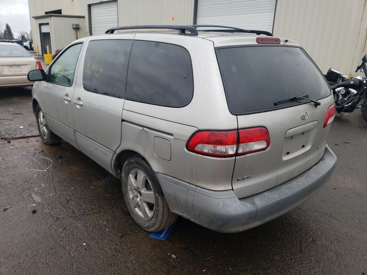 Photo 3 from auction – 2001 TOYOTA SIENNA CE with VIN 4T3ZF19CX1U379241