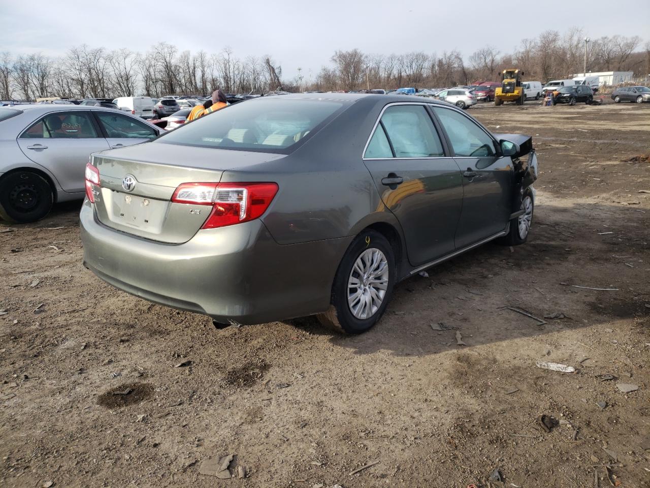 Photo 4 from auction – 2014 TOYOTA CAMRY L with VIN 4T4BF1FK5ER437340