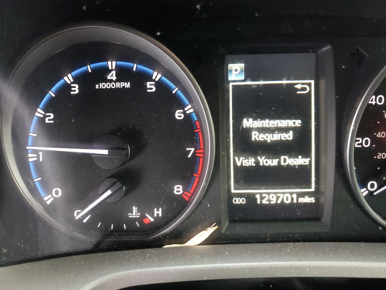 Photo 8 from auction – 2017 TOYOTA RAV4 XLE with VIN JTMWFREV0HD093172
