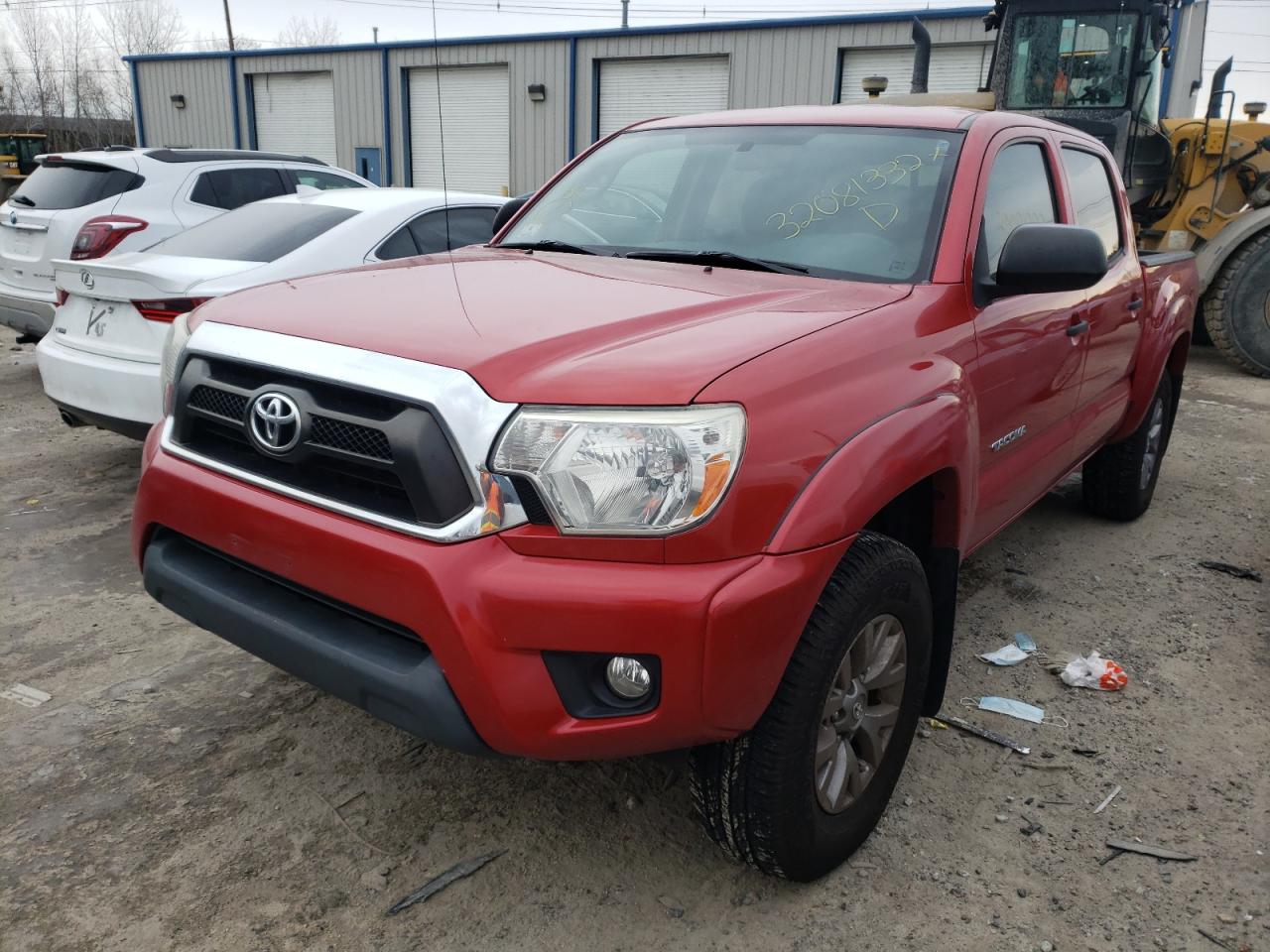 Photo 2 from auction – 2015 TOYOTA TACOMA DOU with VIN 3TMLU4EN7FM186316
