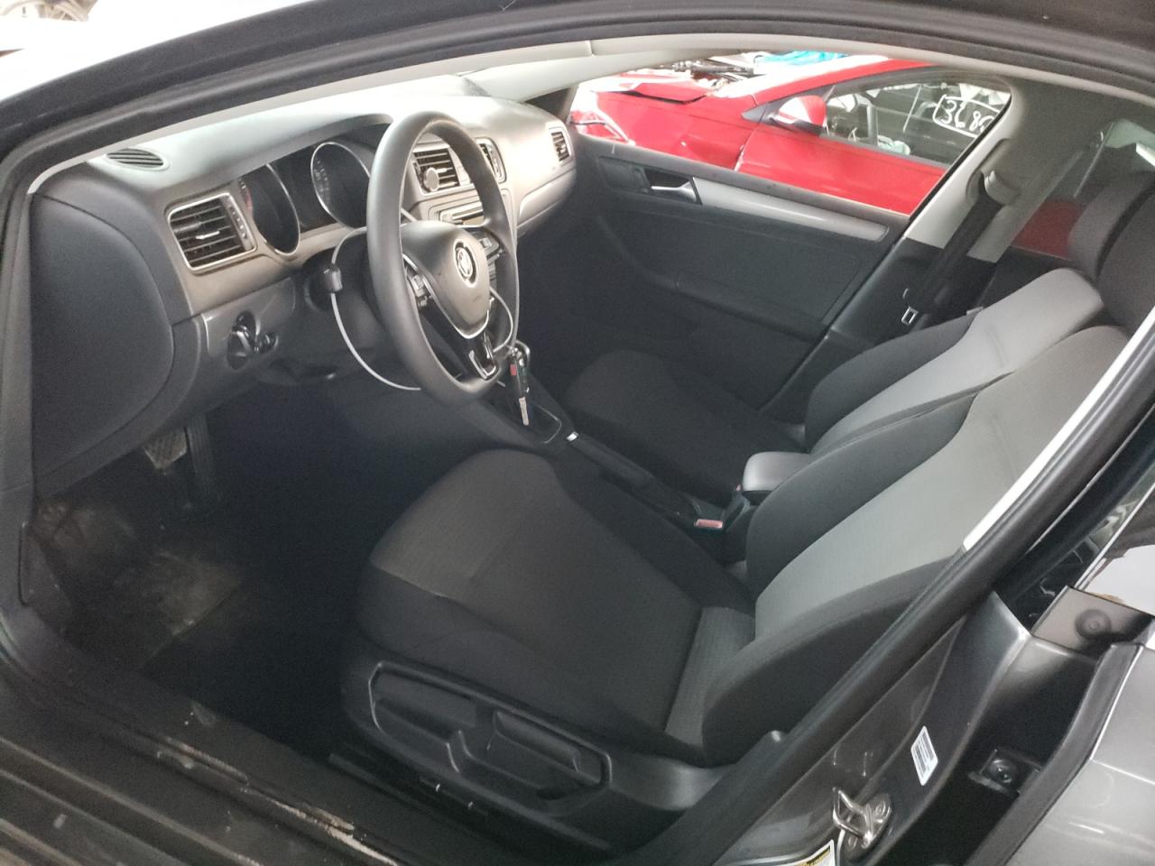 Photo 5 from auction – 2017 VOLKSWAGEN JETTA S with VIN 3VW2B7AJ1HM205237