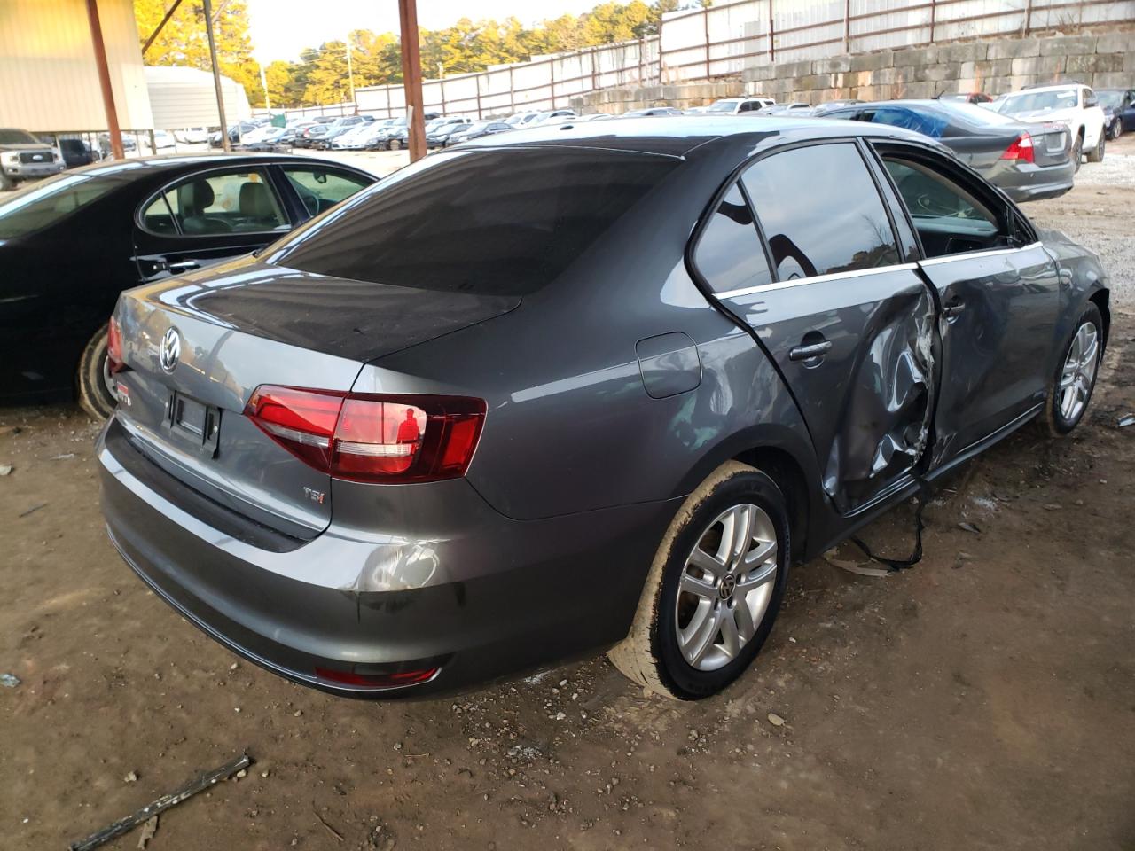 Photo 4 from auction – 2017 VOLKSWAGEN JETTA S with VIN 3VW2B7AJ1HM205237