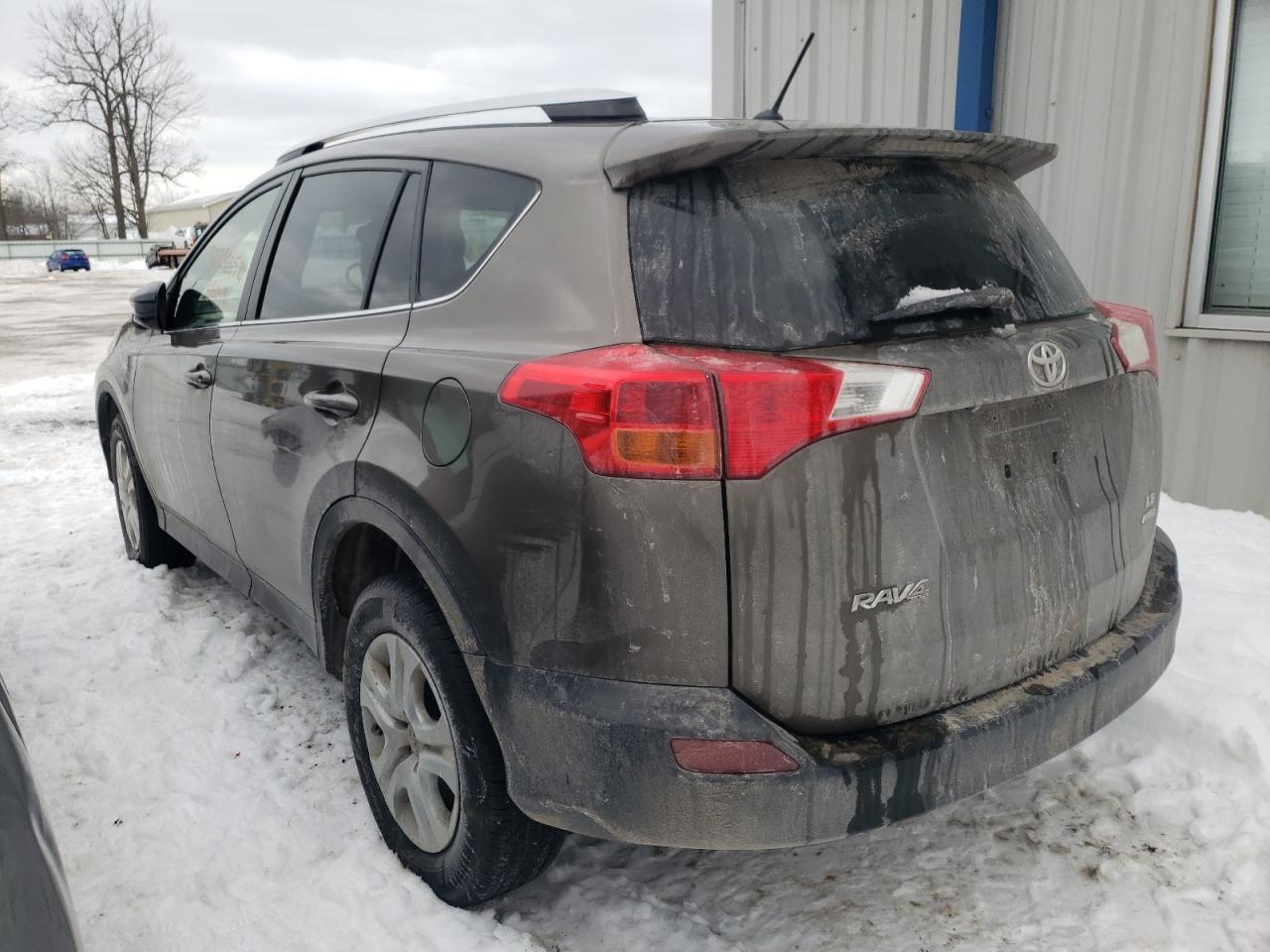 Photo 3 from auction – 2015 TOYOTA RAV4 LE with VIN JTMBFREV7FD172849