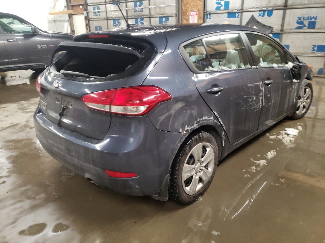 Photo 4 from auction – 2016 KIA FORTE LX with VIN KNAFK5A86G5575915