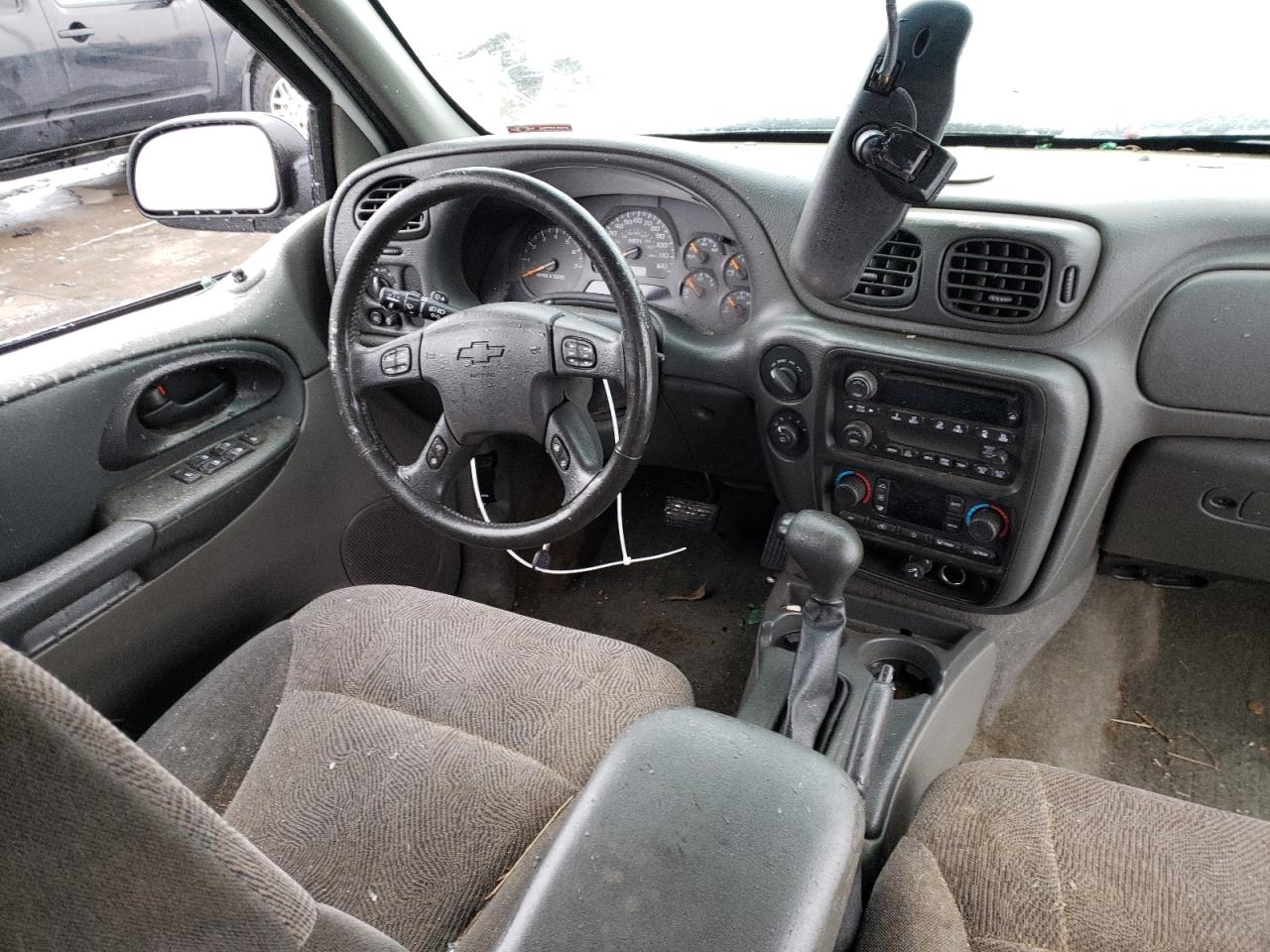Photo 9 from auction – 2004 CHEVROLET TRAILBLAZE with VIN 1GNDT13S442129436