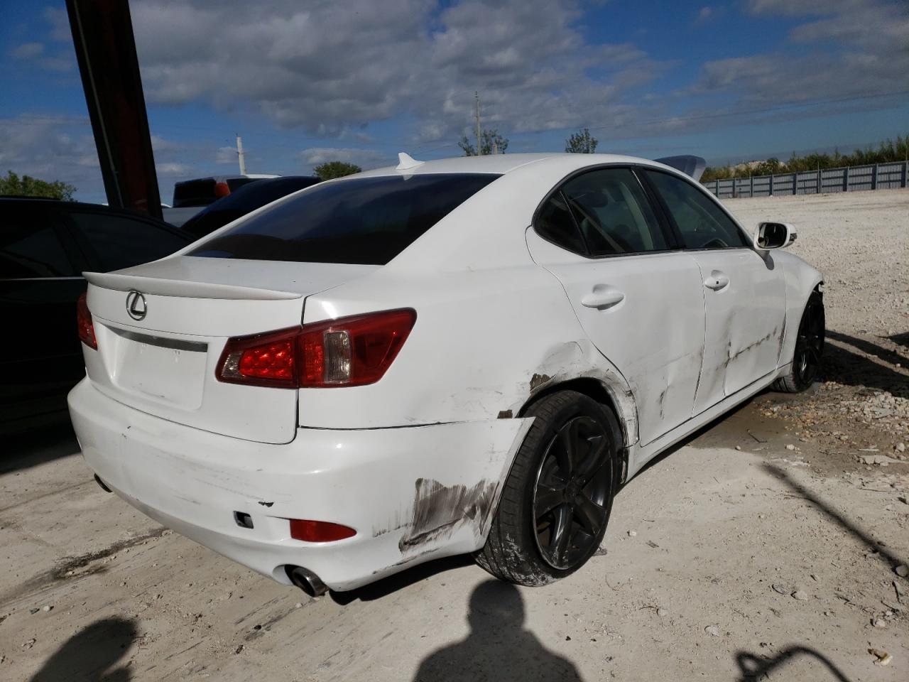 Photo 4 from auction – 2011 LEXUS IS 350 with VIN JTHBE5C26B5026773