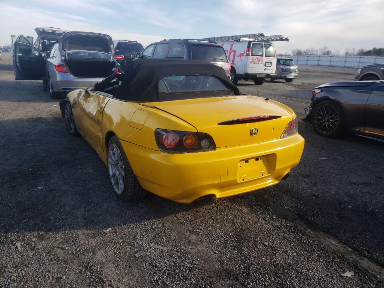 Photo 3 from auction – 2005 HONDA S2000 with VIN JHMAP21425S000928