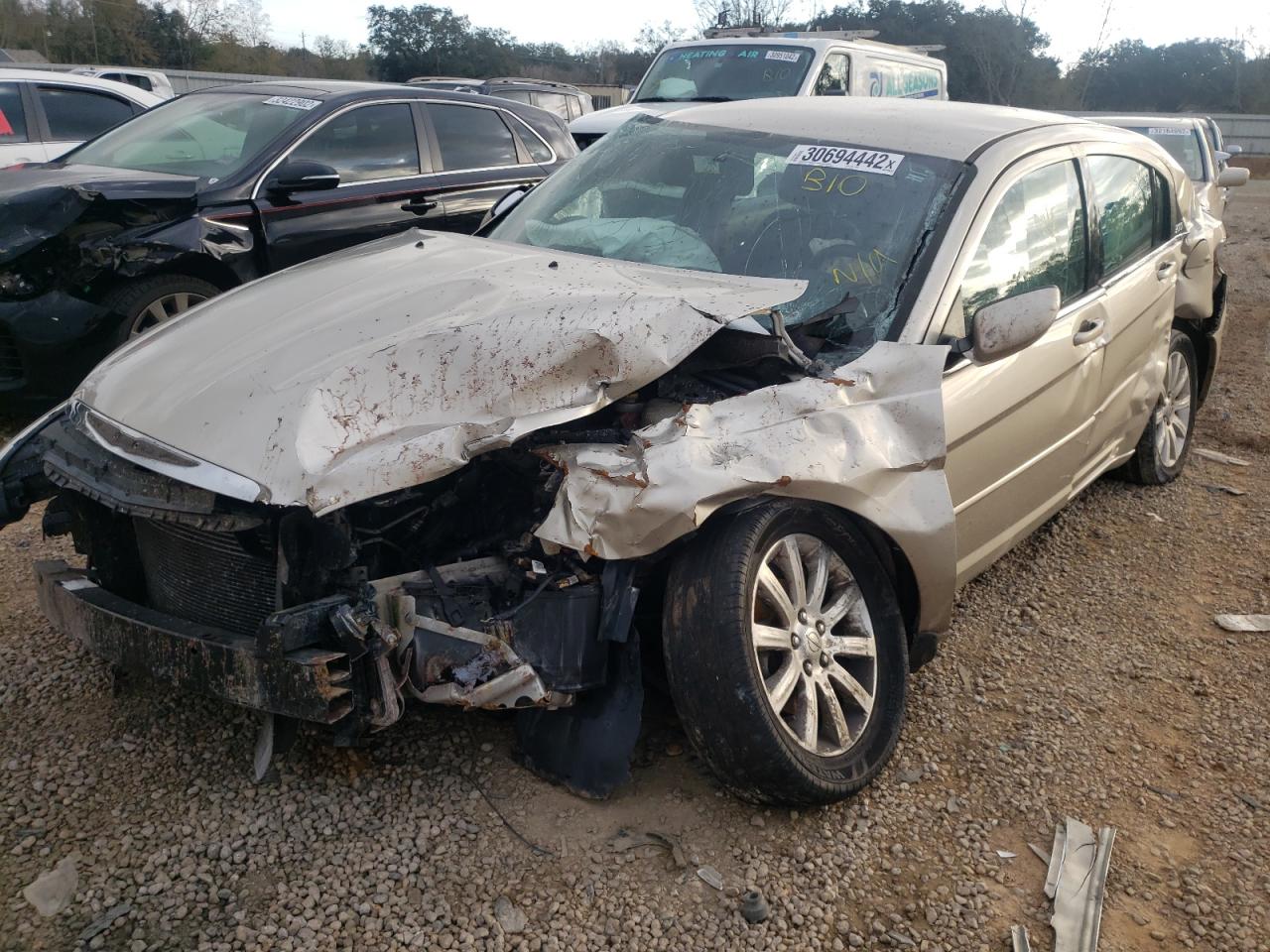 Photo 2 from auction – 2013 CHRYSLER 200 TOURIN with VIN 1C3CCBBG7DN659538