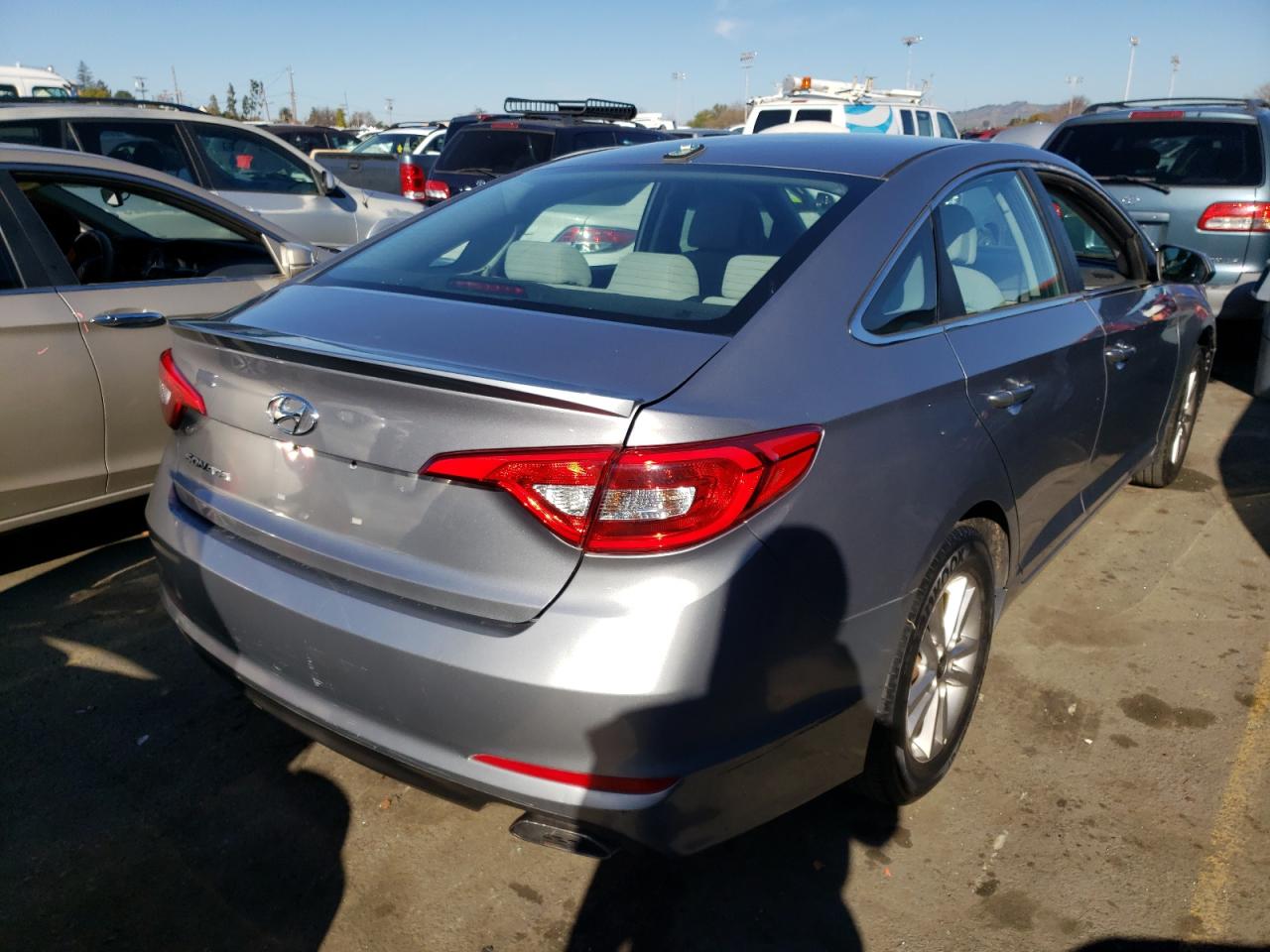 Photo 4 from auction – 2016 HYUNDAI SONOTA with VIN 5NPE24AF2GH409933