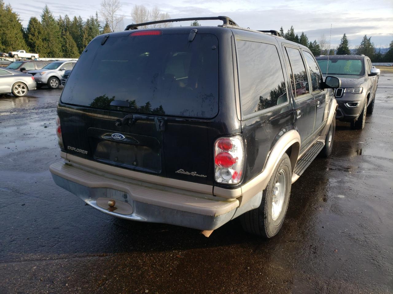 Photo 4 from auction – 1999 FORD EXPLORER with VIN 1FMDU35P5XZB24330