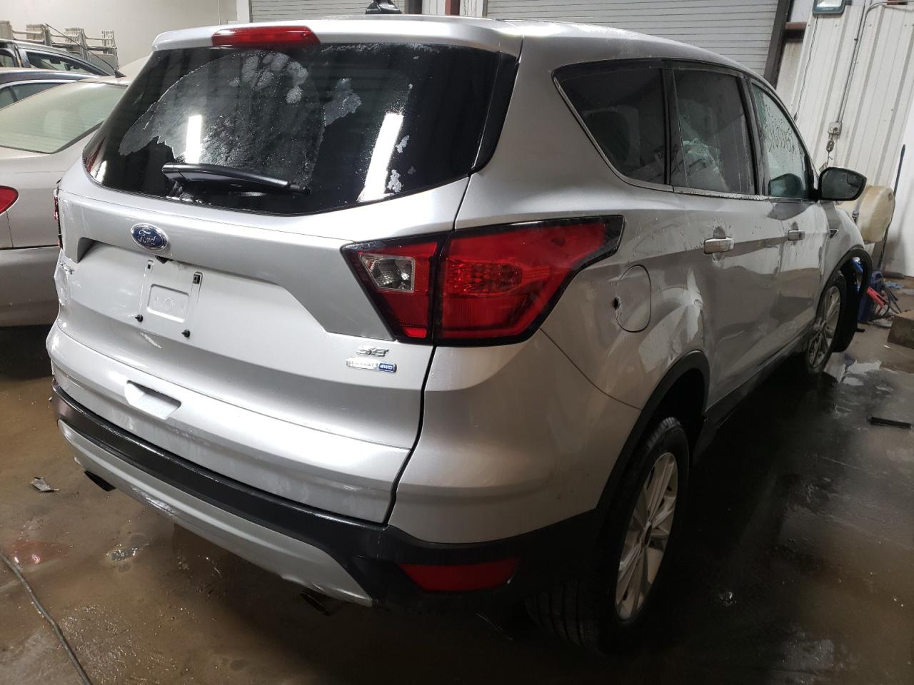 Photo 4 from auction – 2019 FORD ESCAPE SE with VIN 1FMCU9GD1KUB30066