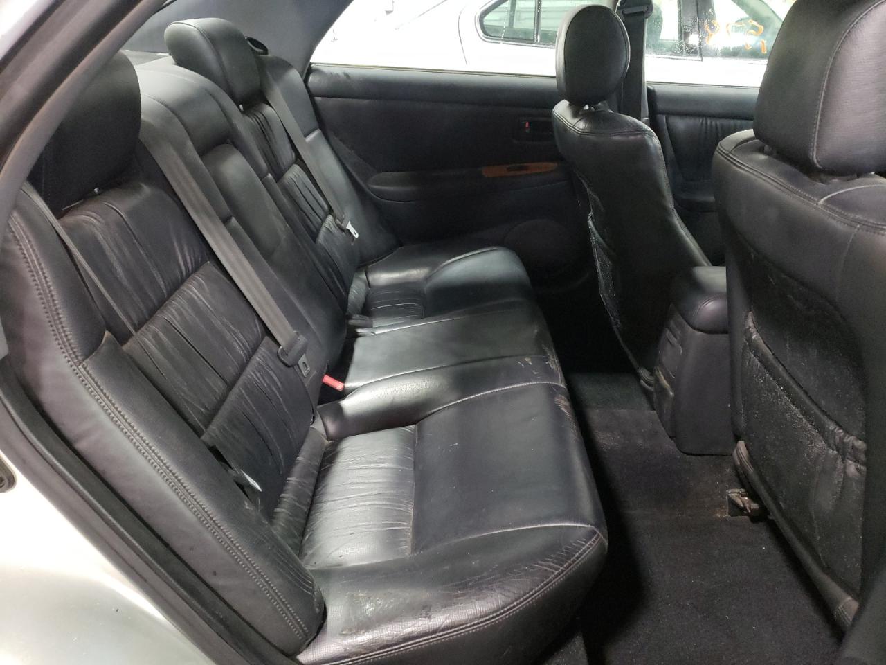 Photo 6 from auction – 2000 LEXUS ES 300 with VIN JT8BF28G9Y0286686