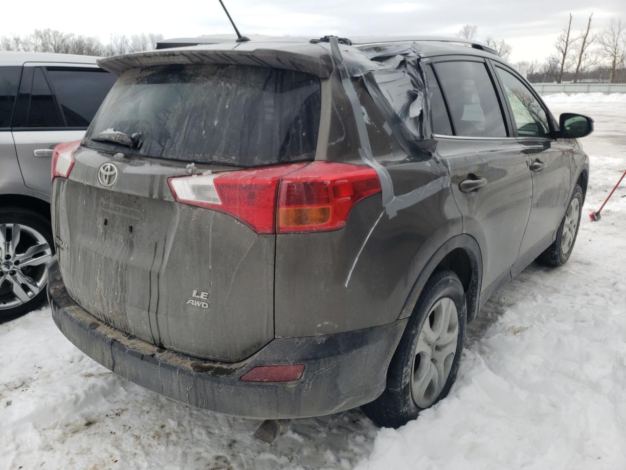 Photo 4 from auction – 2015 TOYOTA RAV4 LE with VIN JTMBFREV7FD172849
