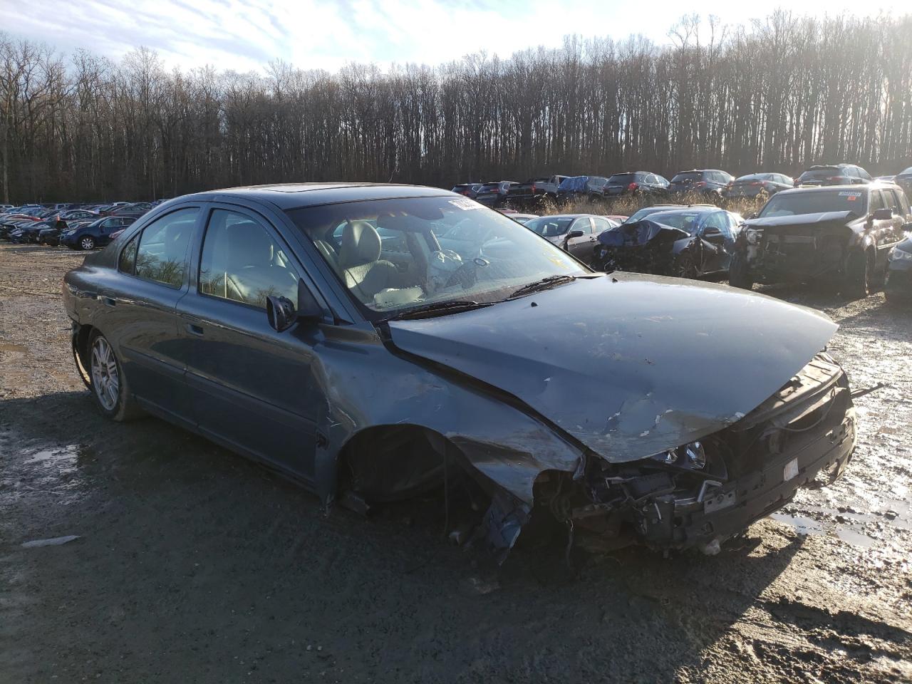VOLVO S60 2.5T 2004 with VIN YV1RS59V042413411 - Photo from auction