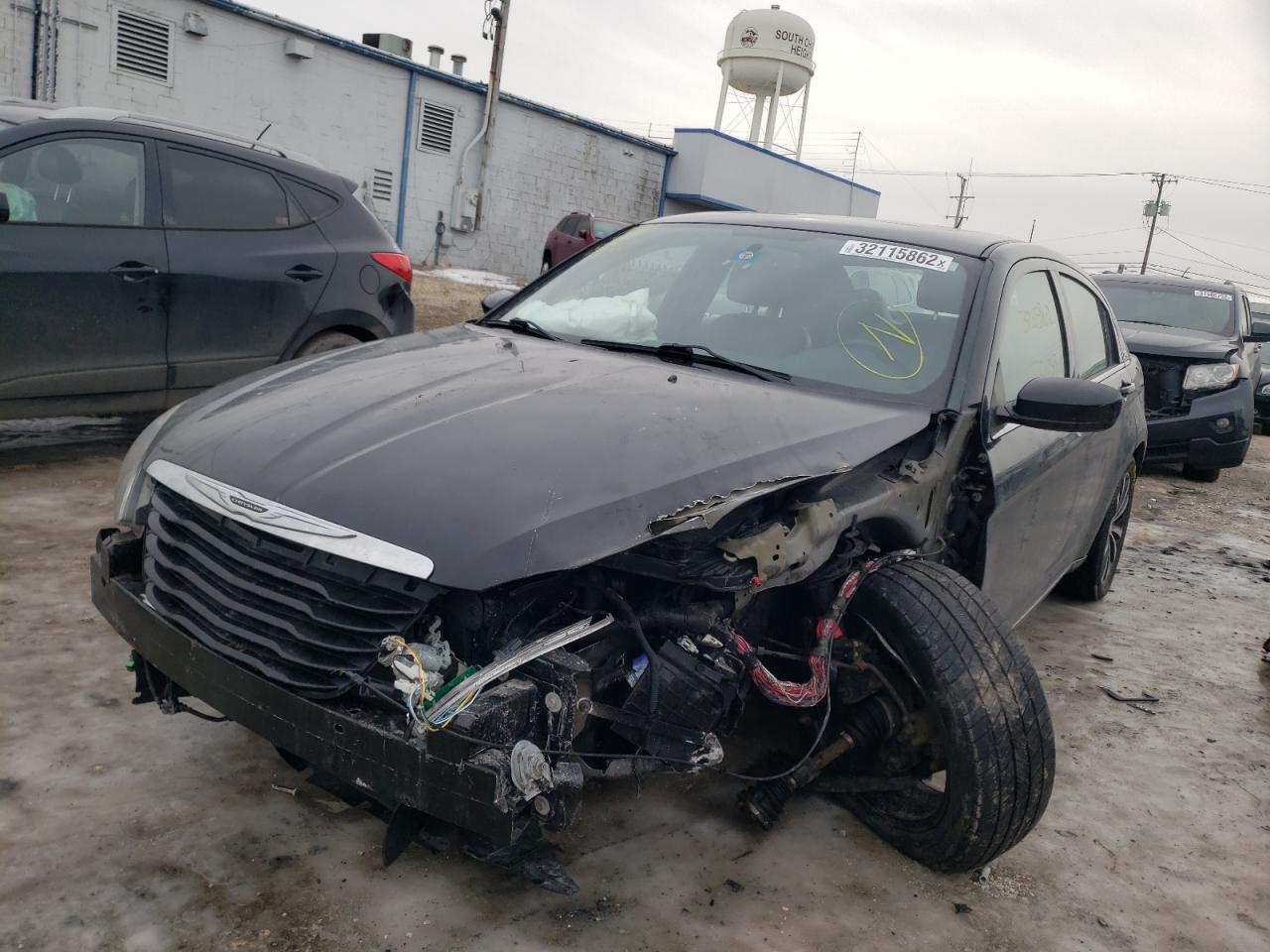 Photo 2 from auction – 2013 CHRYSLER 200 LIMITE with VIN 1C3CCBCG5DN504484
