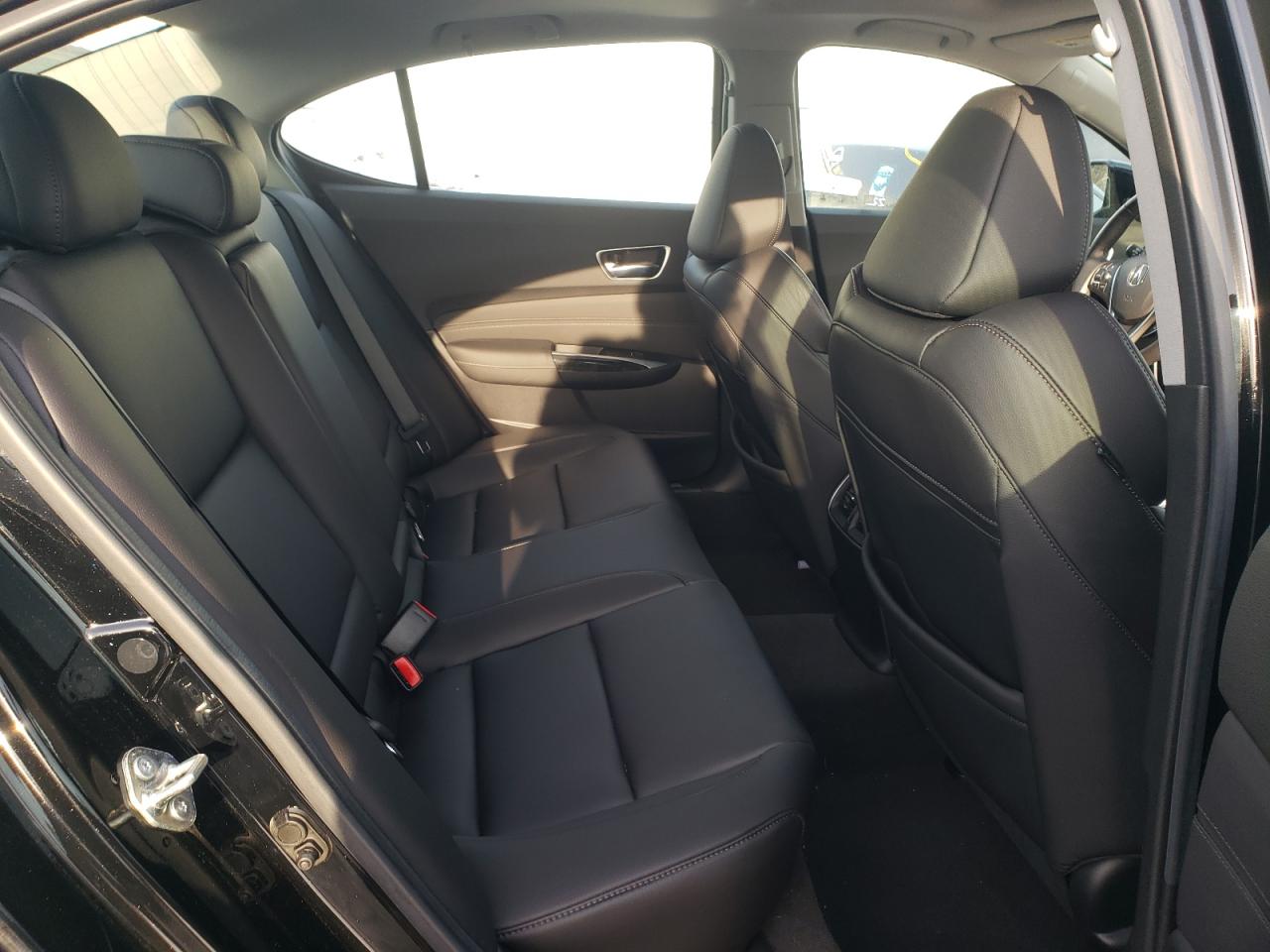 Photo 6 from auction – 2020 ACURA TLX with VIN 19UUB1F3XLA016435
