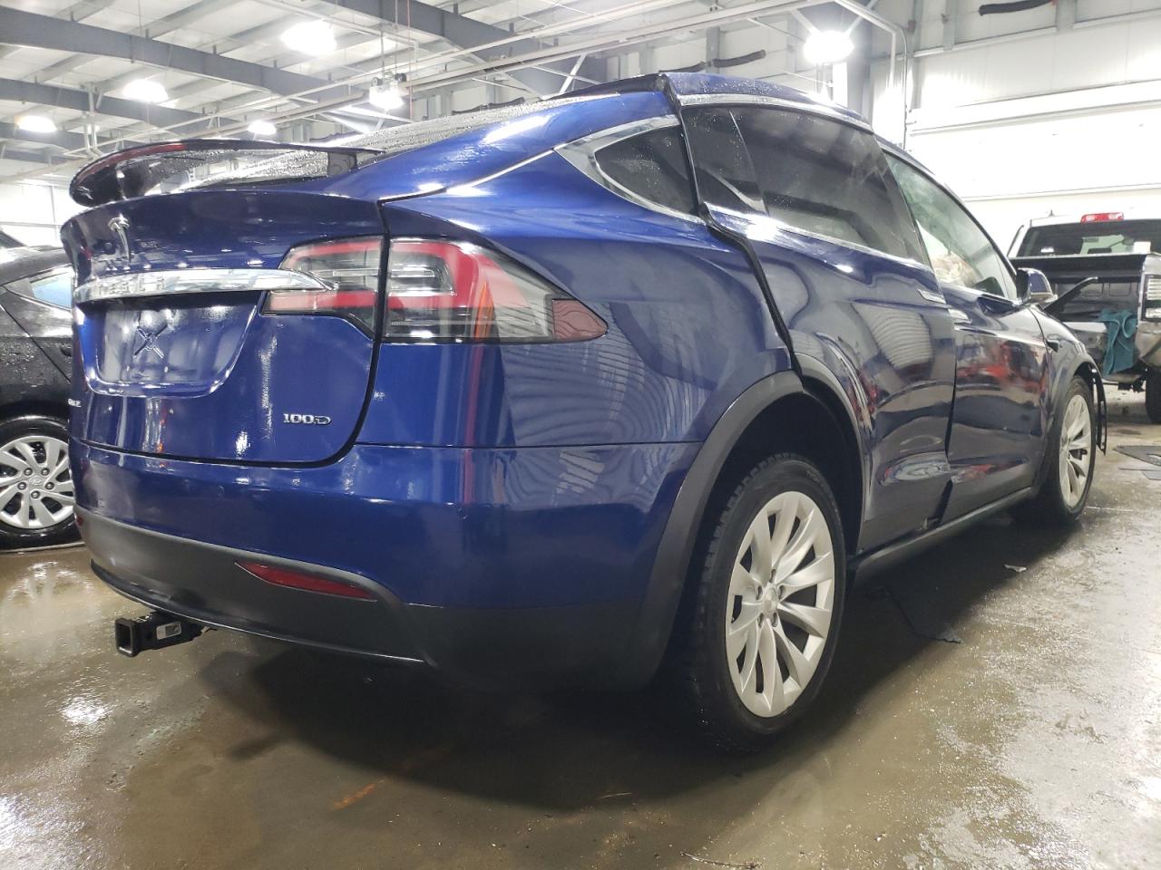 Photo 4 from auction – 2017 TESLA MODEL X with VIN 5YJXCAE20HF077244