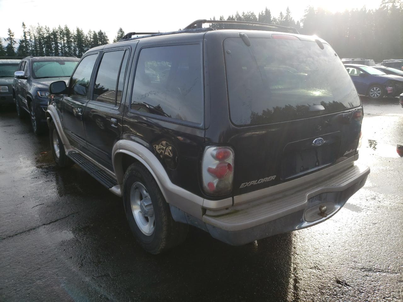 Photo 3 from auction – 1999 FORD EXPLORER with VIN 1FMDU35P5XZB24330