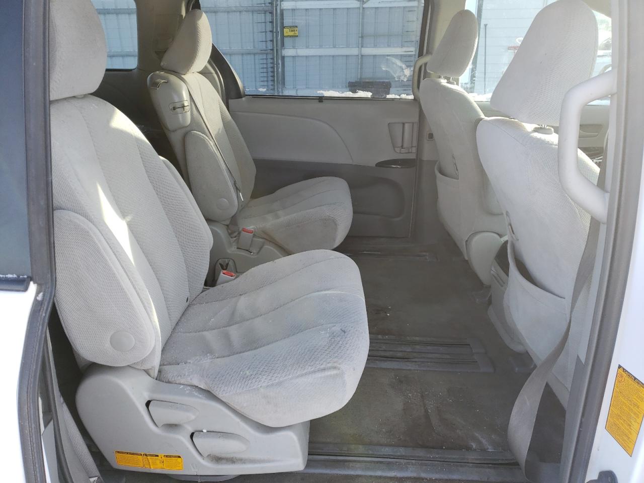Photo 6 from auction – 2011 TOYOTA SIENNA with VIN 5TDKK3DC6BS149960