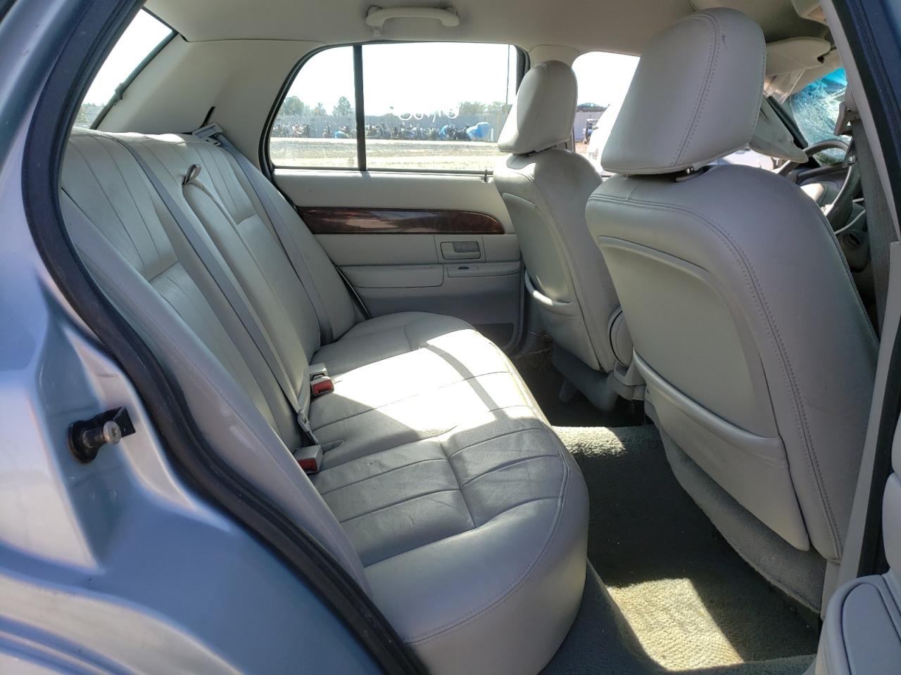 Photo 6 from auction – 2004 MERCURY GRAND MARQ with VIN 2MEFM75W54X667205