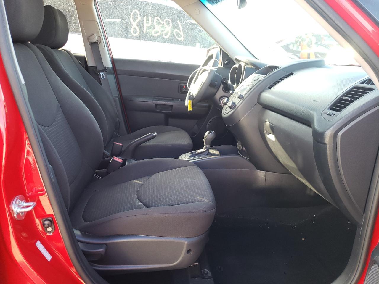 Photo 5 from auction – 2013 KIA SOUL with VIN KNDJT2A56D7498557