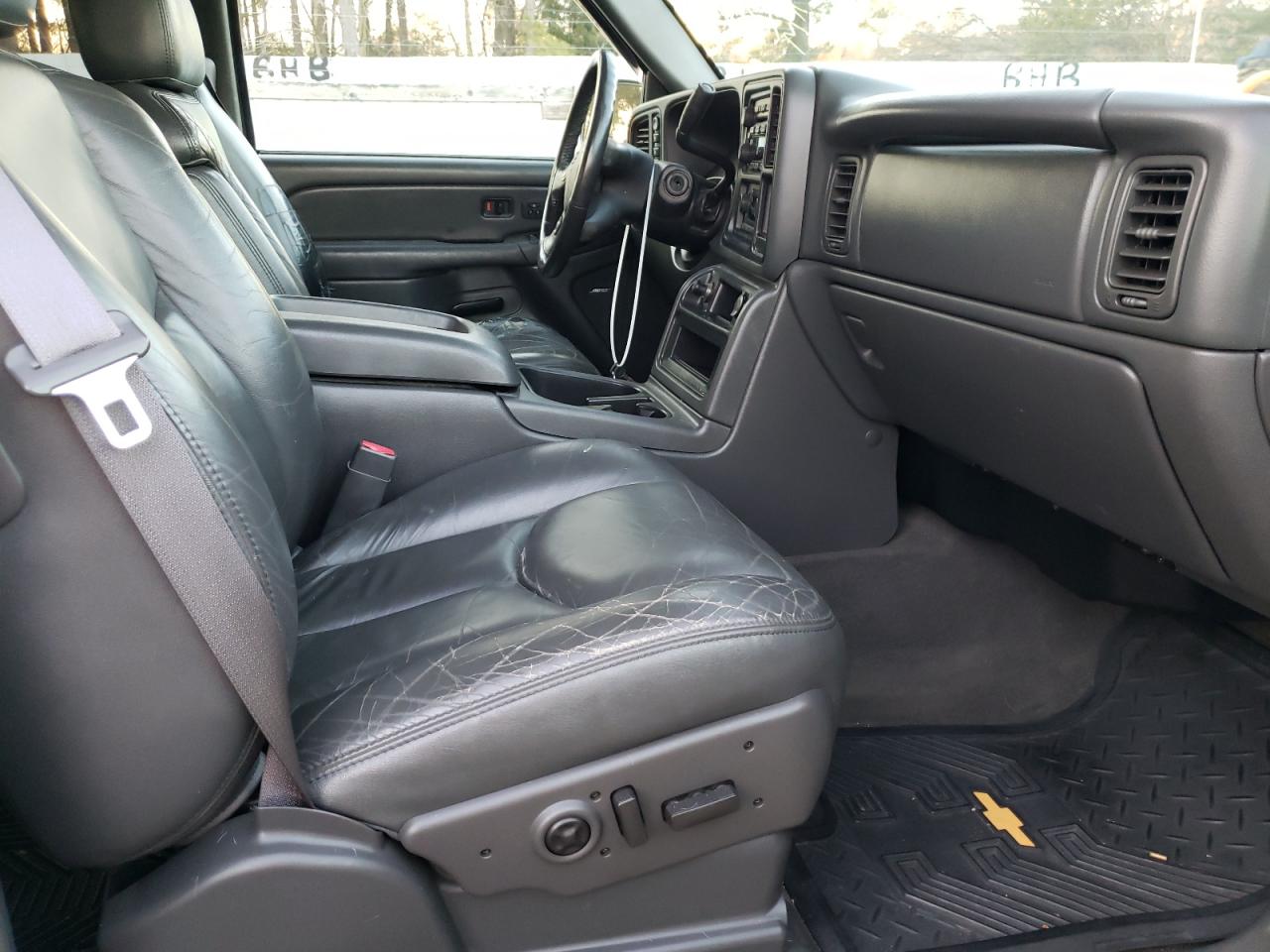 Photo 5 from auction – 2004 CHEVROLET AVALANCHE with VIN 3GNEK12T54G131138