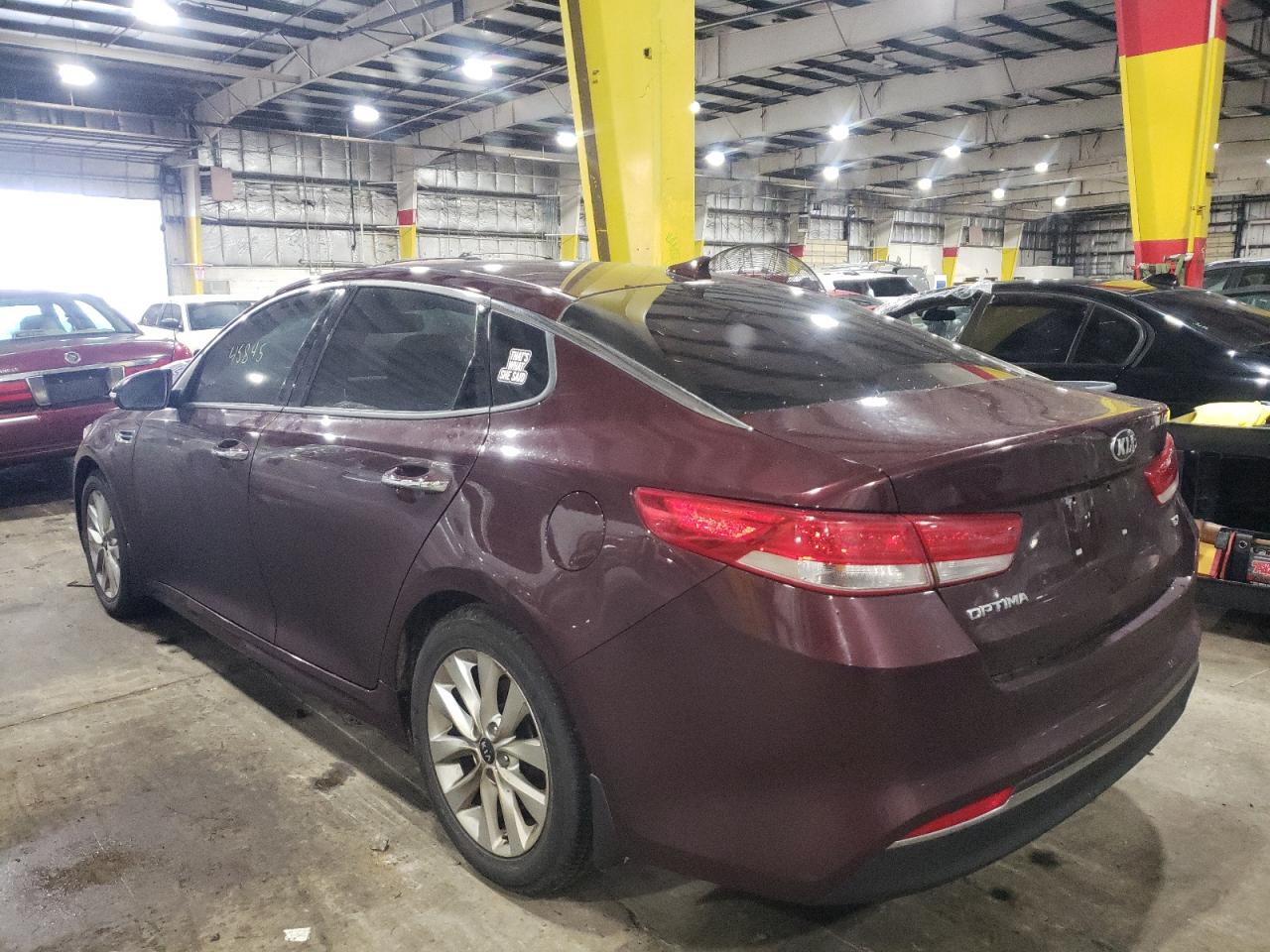 Photo 3 from auction – 2018 KIA OPTIMA EX with VIN 5XXGU4L31JG223888