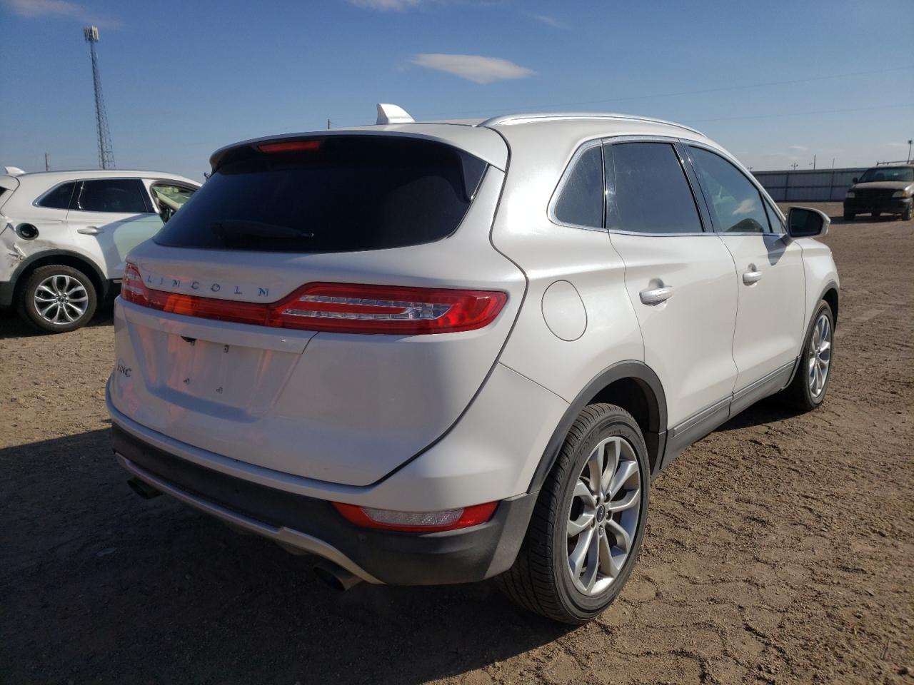 Photo 4 from auction – 2018 LINCOLN MKC SELECT with VIN 5LMCJ2C90JUL15142