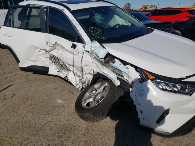Photo 9 from auction – 2021 TOYOTA RAV4 XLE with VIN 2T3W1RFV7MW166340
