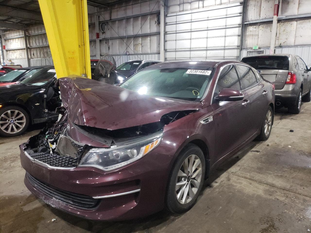 Photo 2 from auction – 2018 KIA OPTIMA EX with VIN 5XXGU4L31JG223888