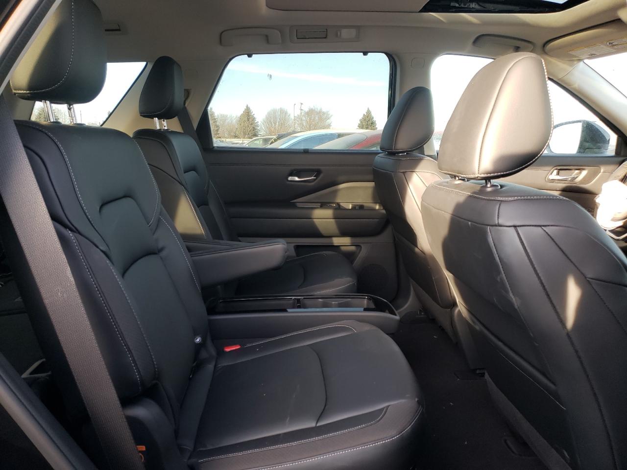 Photo 6 from auction – 2022 NISSAN PATHFINDER with VIN 5N1DR3CD9NC220570
