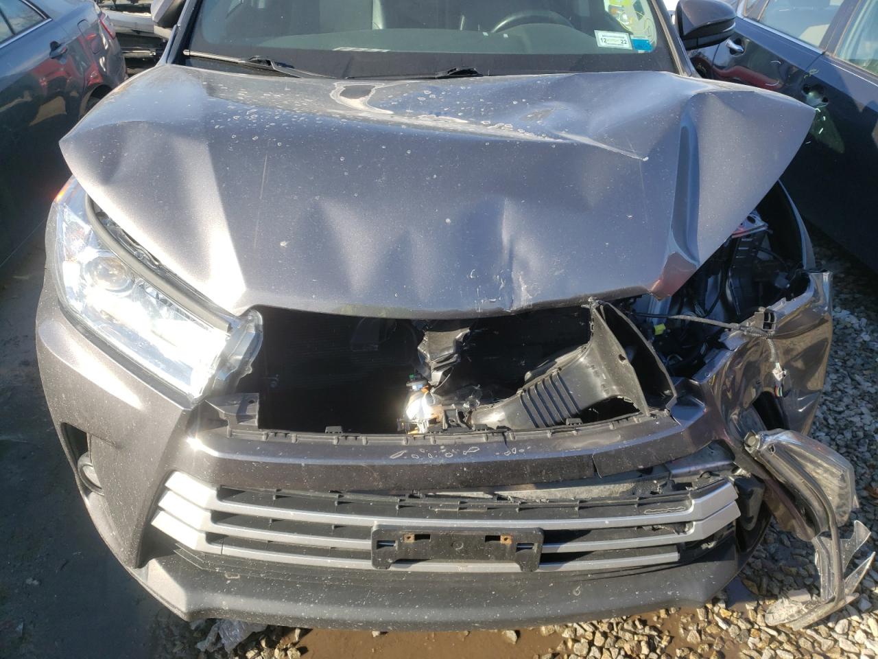 Photo 7 from auction – 2017 TOYOTA HIGHLANDER with VIN 5TDJZRFHXHS520761