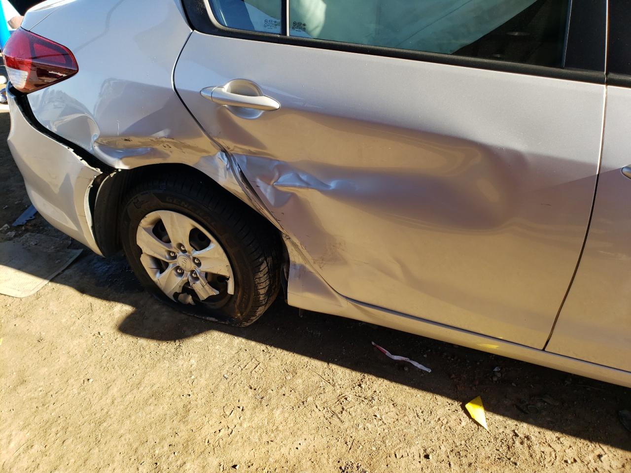 Photo 9 from auction – 2017 KIA FORTE LX with VIN 3KPFK4A78HE088466