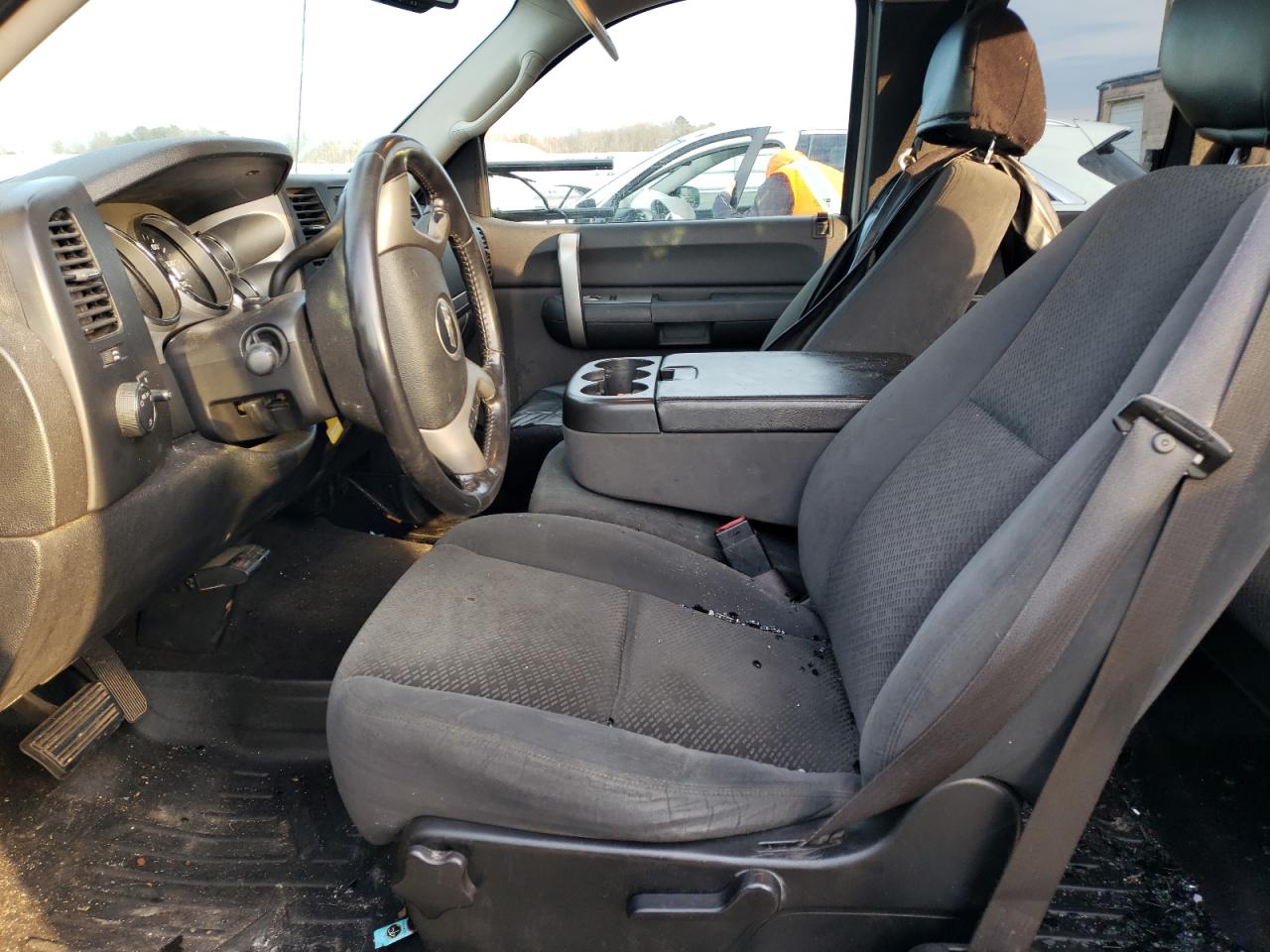 Photo 5 from auction – 2007 CHEVROLET SILVERADO with VIN 1GCEK19027E535157