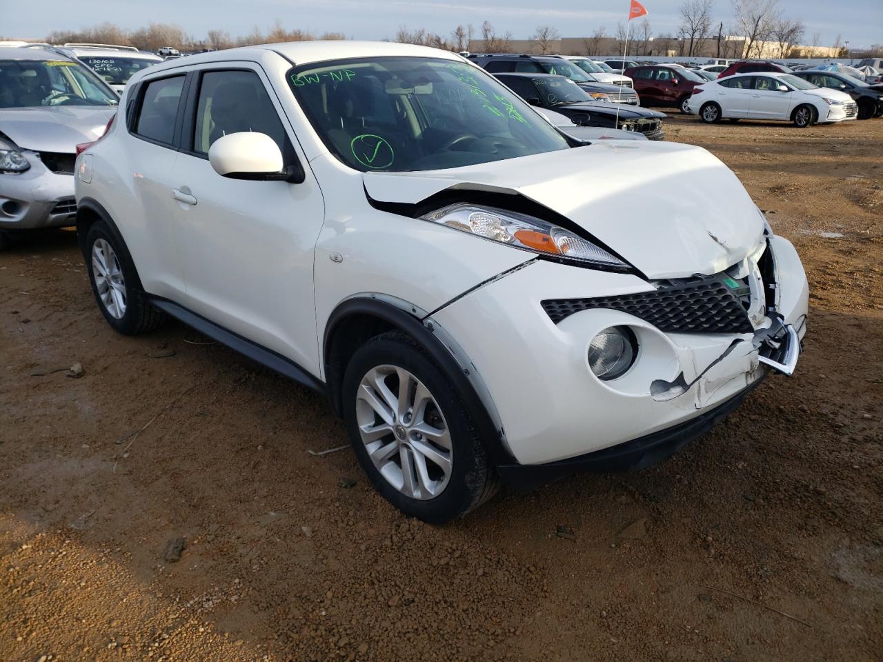 NISSAN JUKE S 2014 with VIN JN8AF5MR5ET359704 - Photo from auction