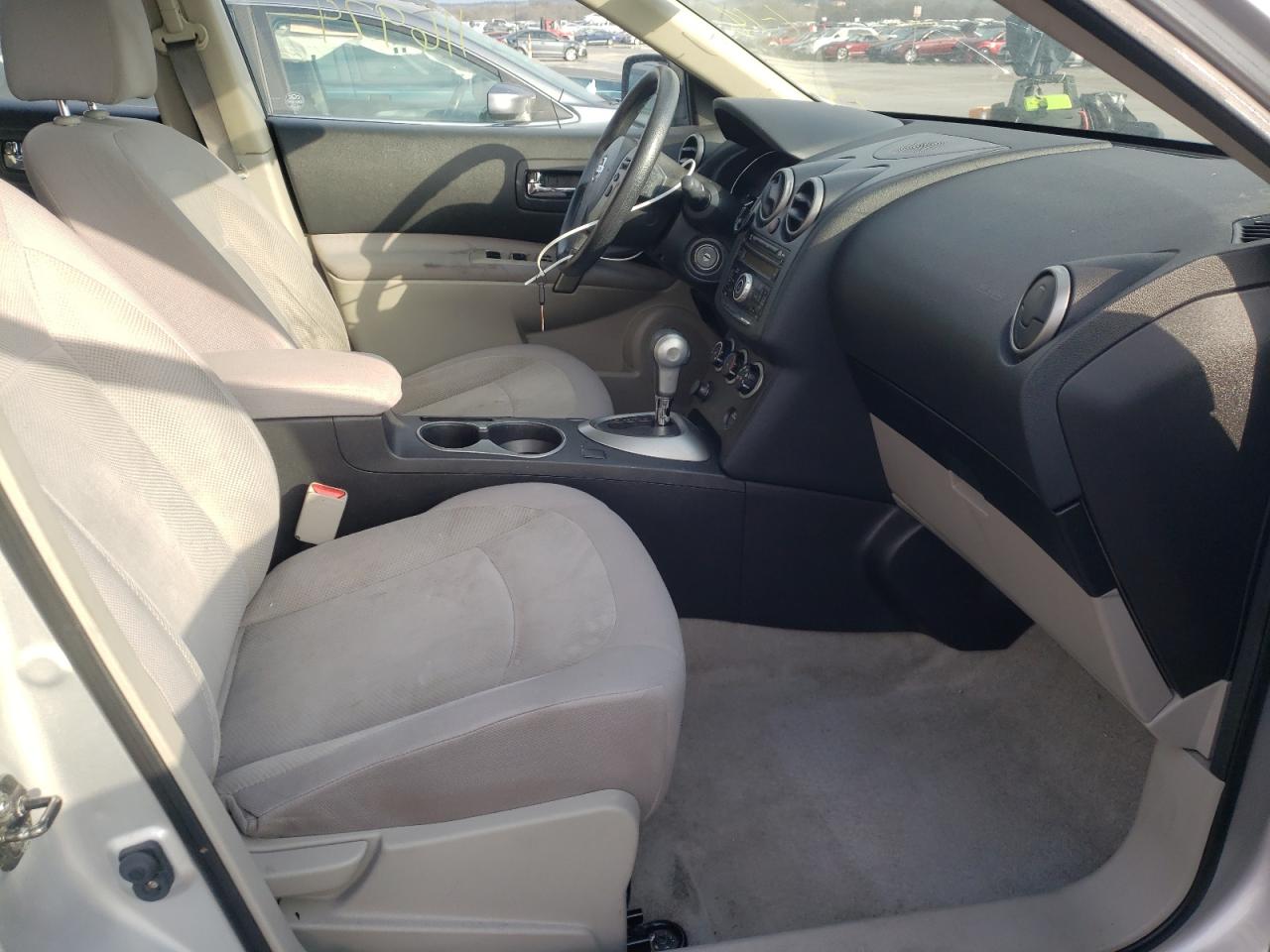 Photo 5 from auction – 2013 NISSAN ROGUE S with VIN JN8AS5MT8DW033657