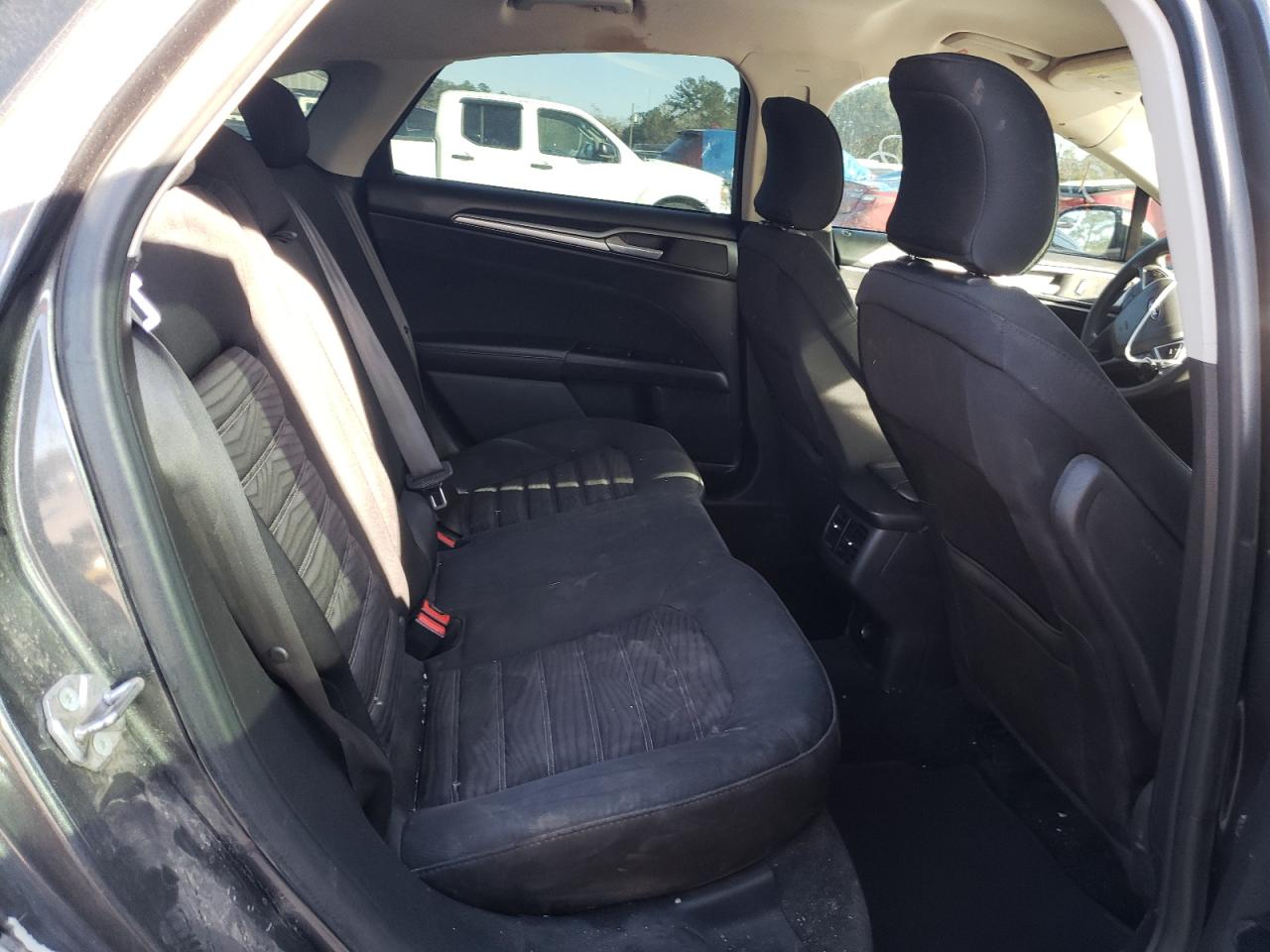 Photo 6 from auction – 2016 FORD FUSION SE with VIN 3FA6P0H76GR102216