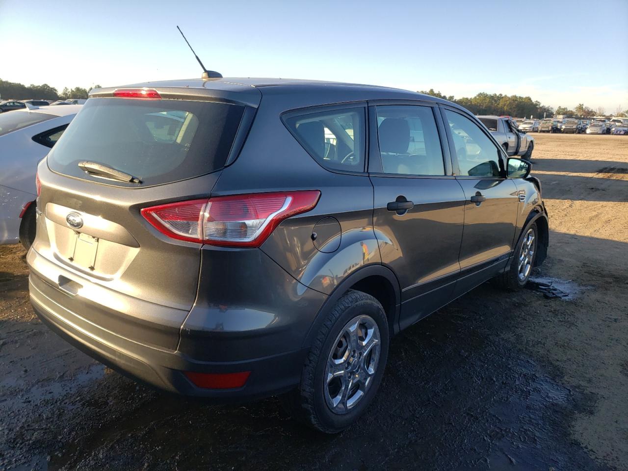 Photo 4 from auction – 2015 FORD ESCAPE S with VIN 1FMCU0F79FUB56539