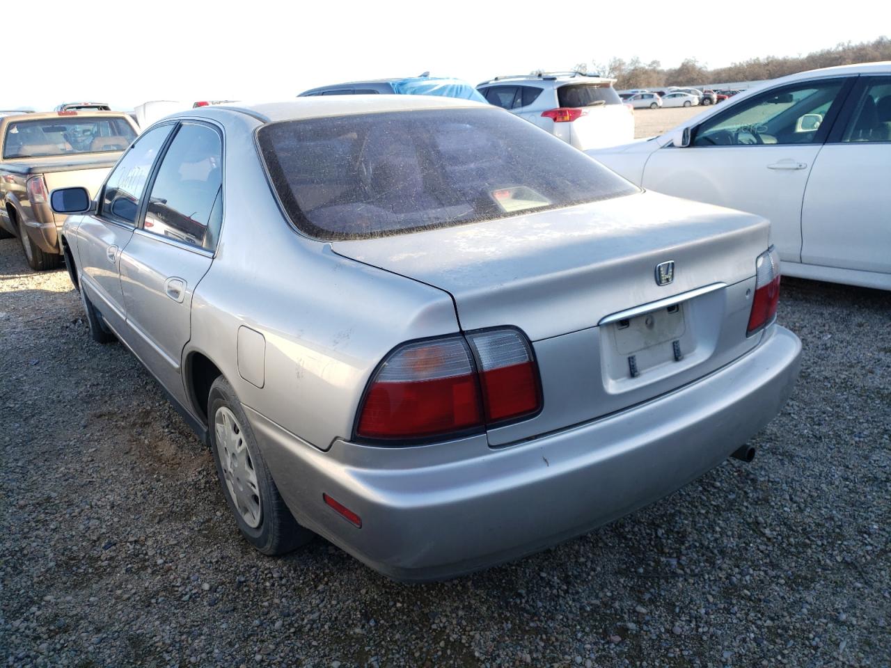 Photo 3 from auction – 1997 HONDA ACCORD VAL with VIN 1HGCD5685VA182034