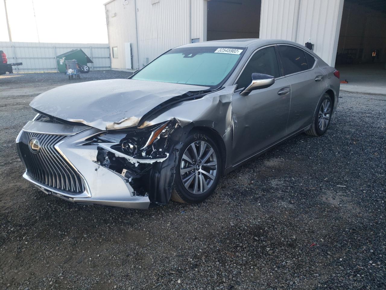 Photo 2 from auction – 2019 LEXUS ES 350 with VIN 58ABZ1B10KU048852